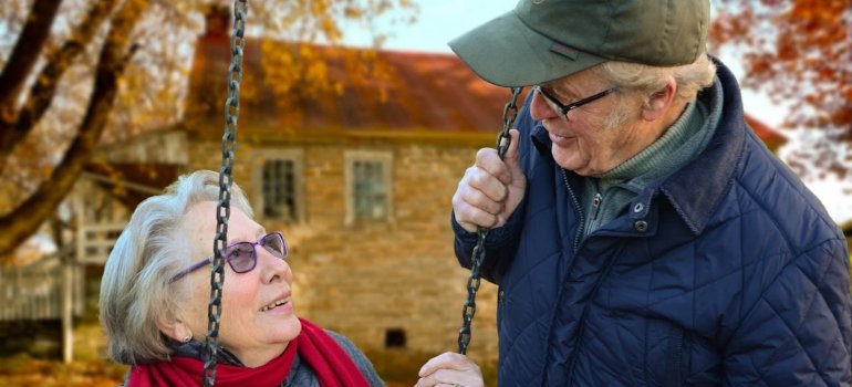 Tips for Moving to a Senior Living Cincinnati Ohio Facility 3 A happy and content elderly couple