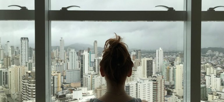 Moving from Ohio to Texas: How to Organize Your Move 1 A young moving looking for new opportunities after moving from Ohio to Texas