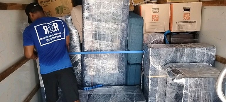 Ultimate Guide to Moving to Mason OH 3 a worker who knows the answer to the is the Mason Ohio a good place to move questions