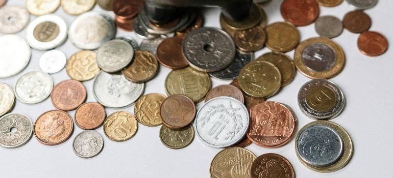 The ultimate guide to a family relocation to Middletown OH 2 Close-up of coins scattered on a table
