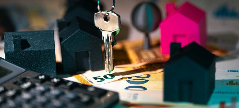 An essential checklist for homebuyers in Loveland OH 3 Keys changing hands between homebuyers in Loveland OH