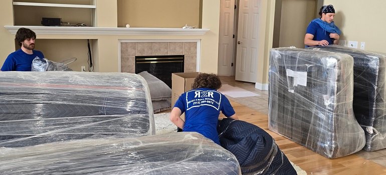 3 incredible ways to save money when moving 2 professional movers who can help you save money when moving
